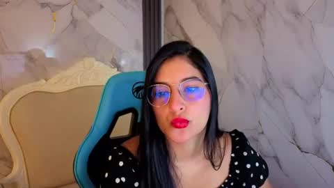 Snapshot of nyx_kitty_a chatting on June 2026 12:59:01 PM Nia online show from June 2026 12:59:01 PM
