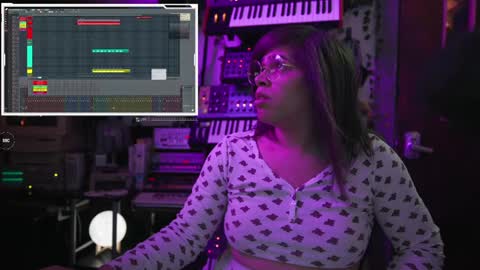 NyxRaven online show from December 2024 11:00:01 AM