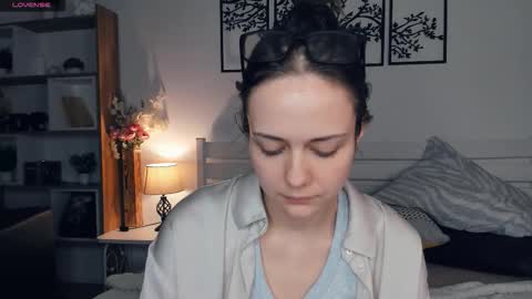 Snapshot of obsidiva chatting on February 2026 09:44:01 PM Elis online show from February 2026 09:44:01 PM