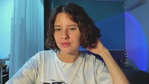 Evie online show from January 2025 11:43:02 AM