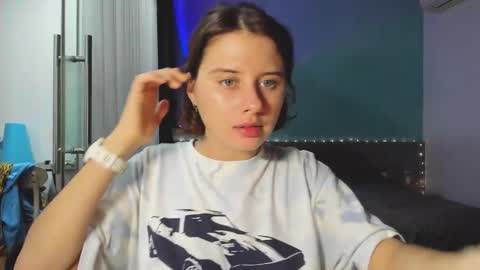 Evie online show from January 2025 03:25:01 PM