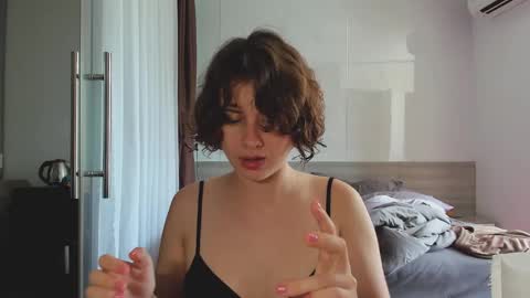 Evie online show from March 2025 06:15:02 AM