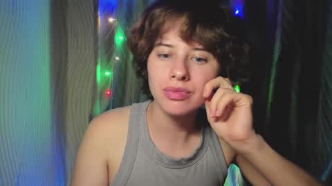 Evie online show from September 2025 04:20:02 PM