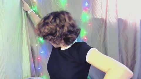 Evie online show from September 2025 09:21:02 AM