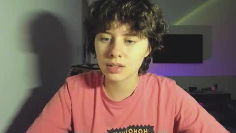 Evie online show from November 2025 03:57:02 PM