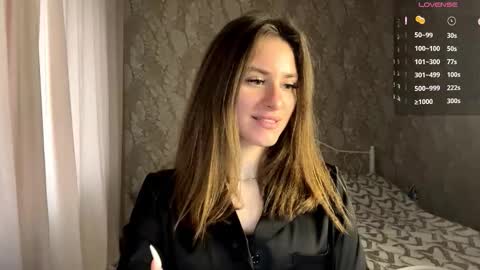 Mia online show from December 2025 09:04:02 AM