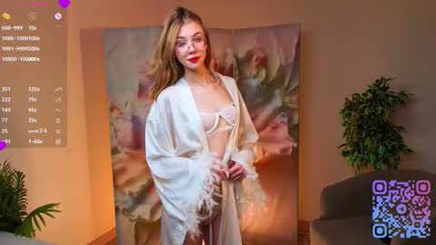 Lynna online show from November 2025 11:01:02 AM