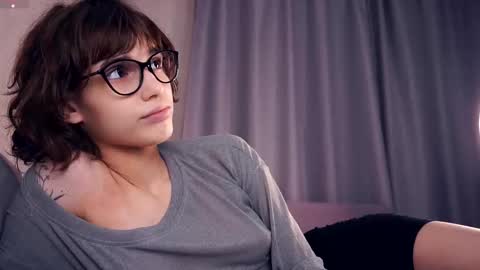 Thea online show from November 2025 07:12:01 PM