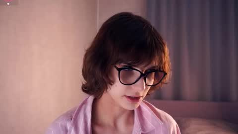 Thea online show from November 2025 07:38:01 PM