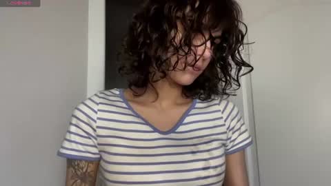 Snapshot of odettehatt chatting on July 2026 04:41:02 AM Thea online show from July 2026 04:41:02 AM