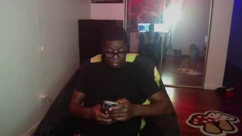 Snapshot of officialmoneyxxx chatting on December 2024 03:58:01 AM Money online show from December 2024 03:58:01 AM