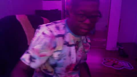 Snapshot of officialmoneyxxx chatting on December 2024 08:08:02 AM Money online show from December 2024 08:08:02 AM