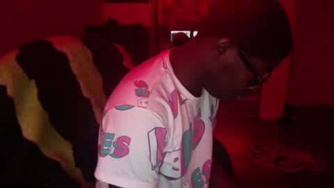 Snapshot of officialmoneyxxx chatting on December 2024 11:41:01 AM Money online show from December 2024 11:41:01 AM