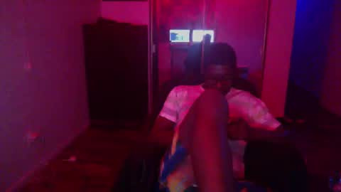 Snapshot of officialmoneyxxx chatting on December 2024 04:34:02 AM Money online show from December 2024 04:34:02 AM