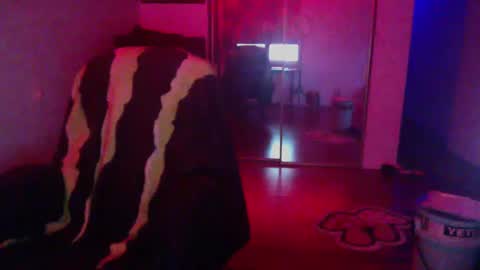 Snapshot of officialmoneyxxx chatting on December 2024 11:17:01 AM Money online show from December 2024 11:17:01 AM