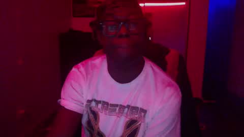 Snapshot of officialmoneyxxx chatting on December 2024 04:42:02 AM Money online show from December 2024 04:42:02 AM