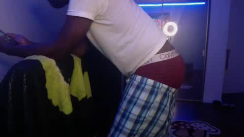 Snapshot of officialmoneyxxx chatting on December 2024 03:33:02 PM Money online show from December 2024 03:33:02 PM