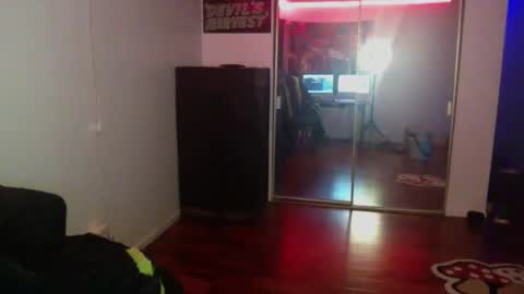 Snapshot of officialmoneyxxx chatting on December 2024 02:23:02 PM Money online show from December 2024 02:23:02 PM