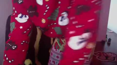 Snapshot of officialmoneyxxx chatting on December 2024 05:26:01 PM Money online show from December 2024 05:26:01 PM