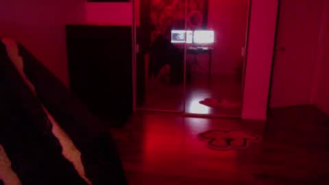 Snapshot of officialmoneyxxx chatting on October 2025 11:30:01 AM Money online show from October 2025 11:30:01 AM