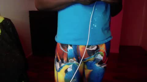 Snapshot of officialmoneyxxx chatting on October 2025 12:50:01 PM Money online show from October 2025 12:50:01 PM