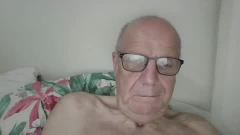 Snapshot of oggi95 chatting on September 2025 06:35:02 AM oggi95 online show from September 2025 06:35:02 AM