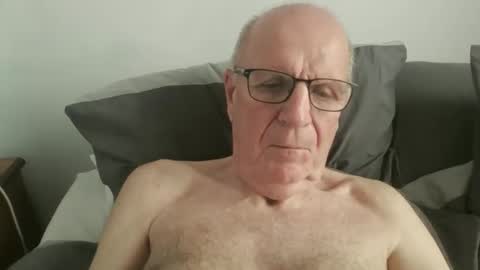 Snapshot of oggi95 chatting on September 2025 11:23:02 AM oggi95 online show from September 2025 11:23:02 AM