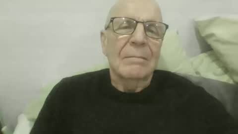 Snapshot of oggi95 chatting on November 2025 08:47:02 PM oggi95 online show from November 2025 08:47:02 PM