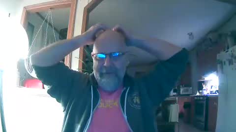 Snapshot of ogusbogus chatting on December 2025 01:03:01 AM Maximus No Mo online show from December 2025 01:03:01 AM