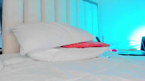 Holly online show from January 2025 11:55:01 PM