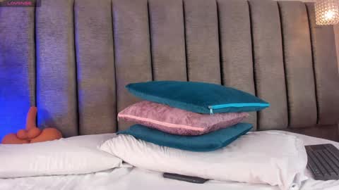 Holly online show from January 2025 07:51:02 PM