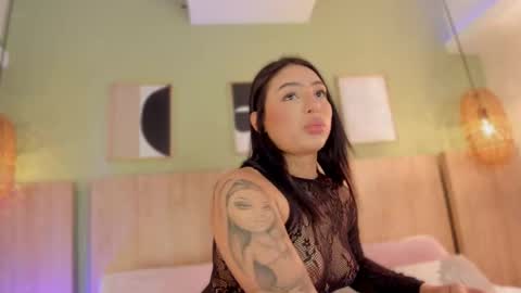 Snapshot of oh_hollyy chatting on February 2026 11:17:01 AM Holly online show from February 2026 11:17:01 AM