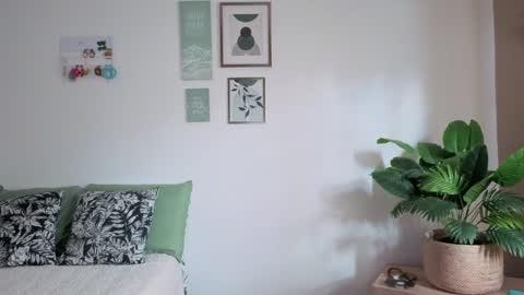 Snapshot of ohanna_ chatting on October 2025 10:06:02 PM ohanna_ online show from October 2025 10:06:02 PM