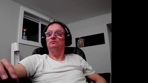 Snapshot of ohbitt chatting on October 2025 04:32:02 AM ohbitt online show from October 2025 04:32:02 AM