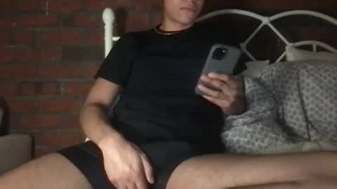 Snapshot of ohcute_d chatting on February 2025 02:08:01 AM Miles Valentino online show from February 2025 02:08:01 AM