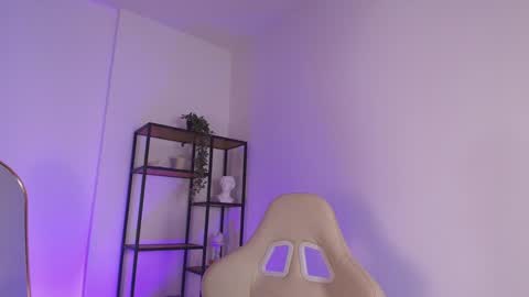 Julia online show from January 2025 12:04:02 PM