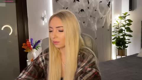 Emma online show from October 2025 01:09:02 AM