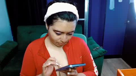 Snapshot of ohmysqueak chatting on April 2026 11:02:02 AM ohmysqueak online show from April 2026 11:02:02 AM