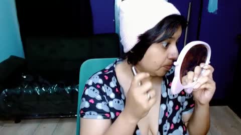 Snapshot of ohmysqueak chatting on April 2026 11:05:01 AM ohmysqueak online show from April 2026 11:05:01 AM