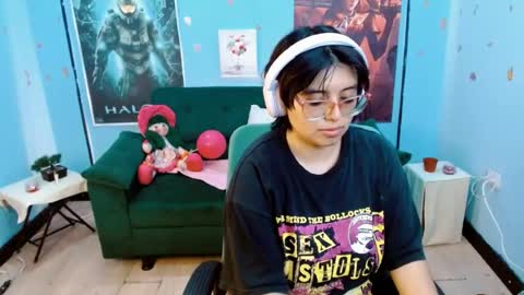 Snapshot of ohmysqueak chatting on May 2026 03:39:02 PM ohmysqueak online show from May 2026 03:39:02 PM