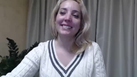 Mari online show from February 2025 10:53:01 PM