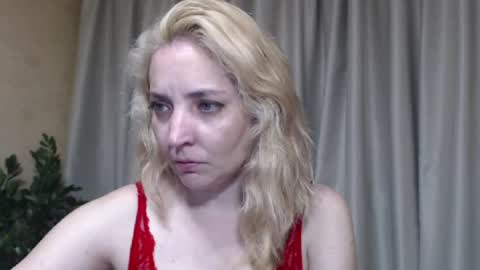 Snapshot of ohsweetmari chatting on July 2026 04:02:02 PM Mari online show from July 2026 04:02:02 PM