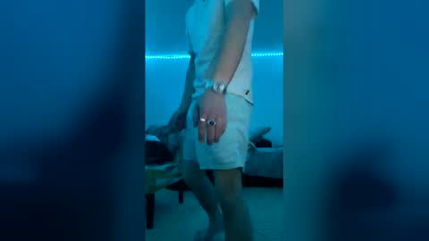 Snapshot of ojutaitheomnimous chatting on December 2025 12:18:01 AM W online show from December 2025 12:18:01 AM