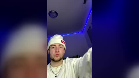 Snapshot of ojutaitheomnimous chatting on February 2026 01:44:02 AM W online show from February 2026 01:44:02 AM