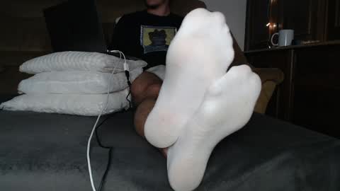 okayletschill online show from April 2026 11:09:01 PM