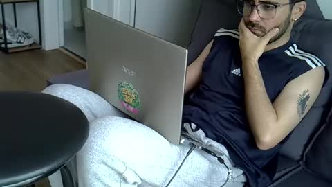 hairyBRboy online show from November 2025 07:38:02 PM