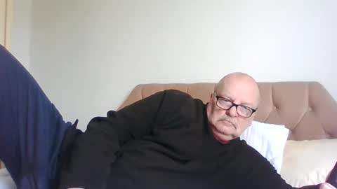 Snapshot of old_fkrr_ chatting on April 2026 09:24:01 AM old_fkrr_ online show from April 2026 09:24:01 AM