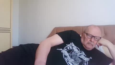 Snapshot of old_fkrr_ chatting on April 2026 10:47:02 AM old_fkrr_ online show from April 2026 10:47:02 AM