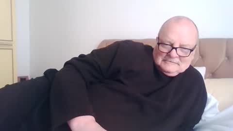 Snapshot of old_fkrr_ chatting on April 2026 02:25:01 PM old_fkrr_ online show from April 2026 02:25:01 PM