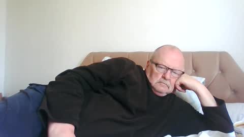 Snapshot of old_fkrr_ chatting on June 2026 10:32:01 AM old_fkrr_ online show from June 2026 10:32:01 AM